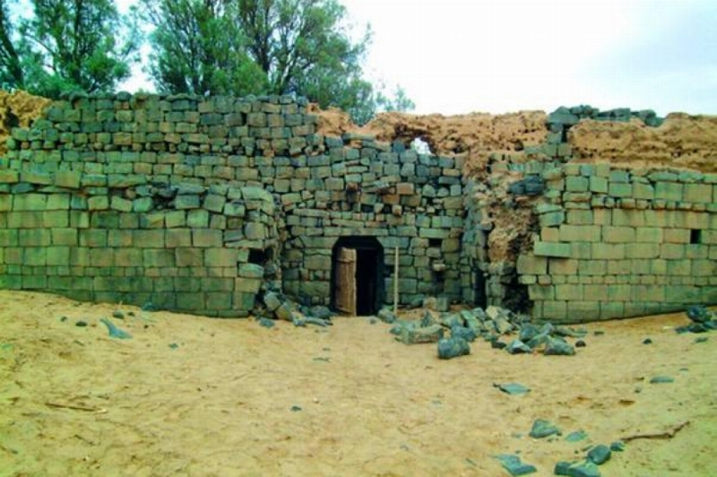 الواجهة الشمالية للقصر النبطي في إثرا (مكة)