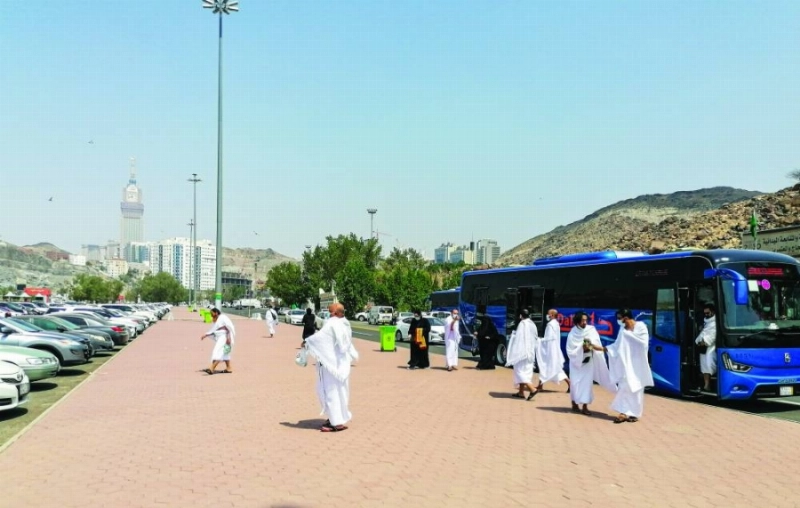 عودة المعتمرين من أداء العمرة إلى موقف كدي