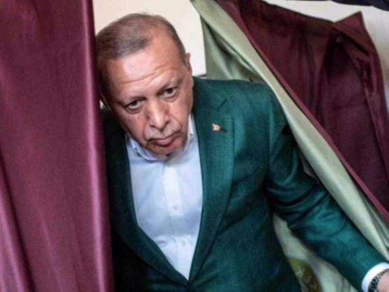 إردوغان يصنع العداوات في كل مكان (مكة)