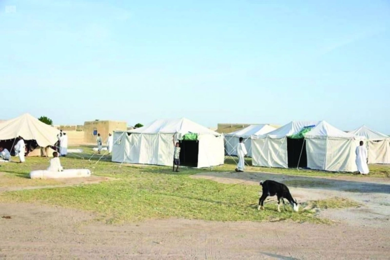 عدد من الخيام بعد نصبها (واس)