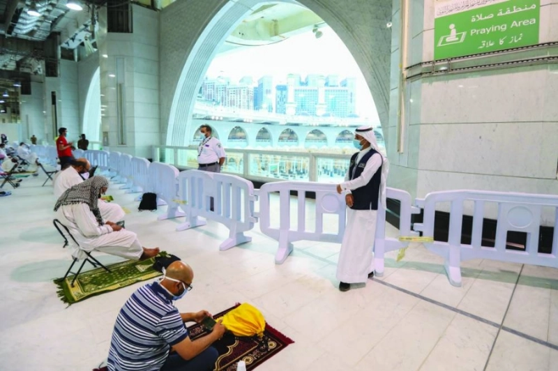 من العمل التطوعي بالمسجد الحرام (مكة)