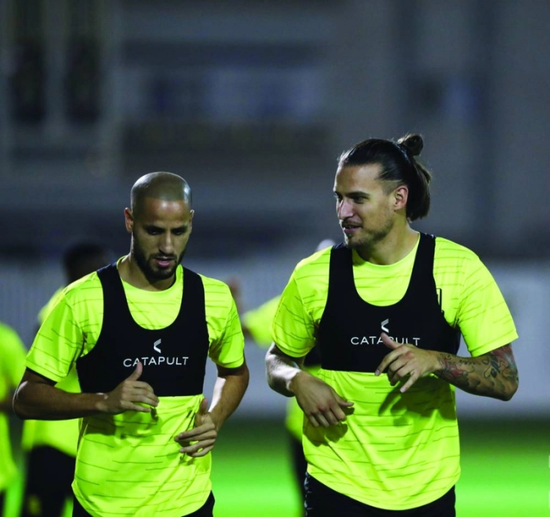 بريجوفيتش في تدريبات فريقه قبل إصابته (إعلامي الاتحاد)