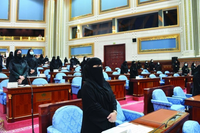 (مكة) أعضاء الشورى خلال تشرفهم بأداء القسم أمام الملك