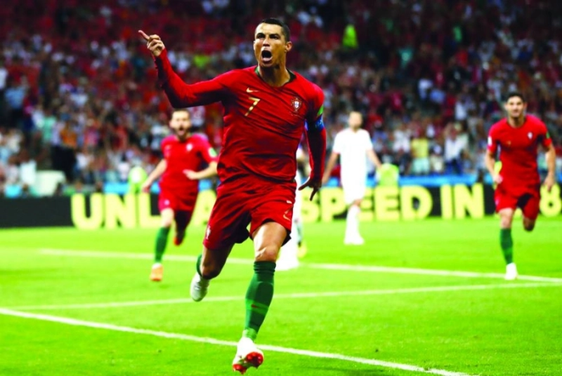 رونالدو بعد تسجيله للمنتخب البرتغالي (مكة)