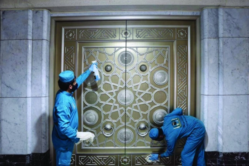 من أعمال تنظيف النحاسيات (مكة)