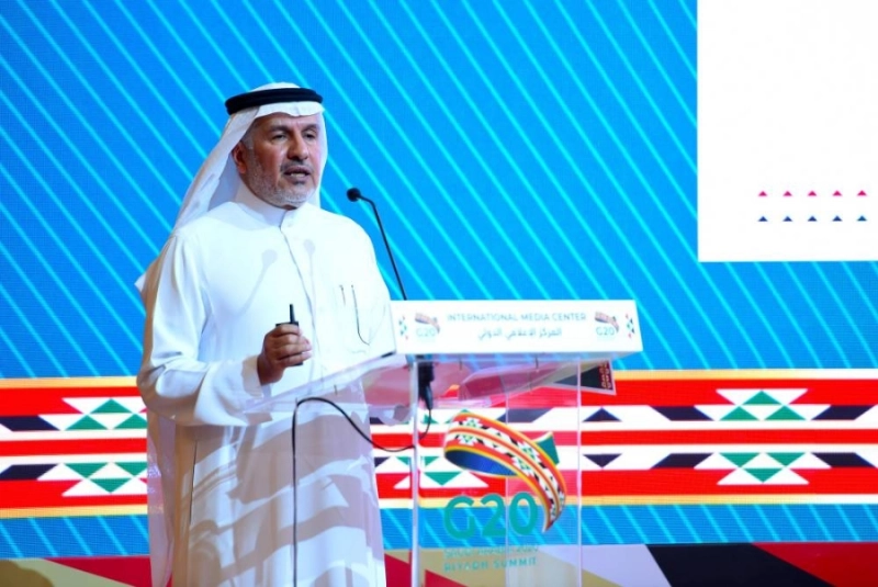 عبدالله الربيعة متحدثا خلال البرنامج (مكة)