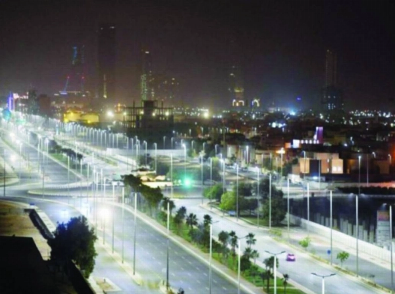 من عمليات استبدال الإنارة بشوارع جدة (مكة)