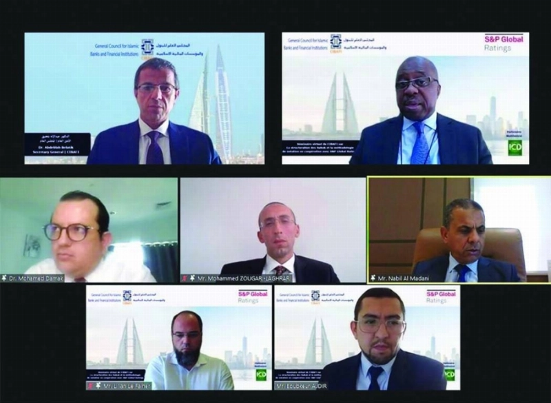 مشاركون في الندوة الافتراضية (مكة)
