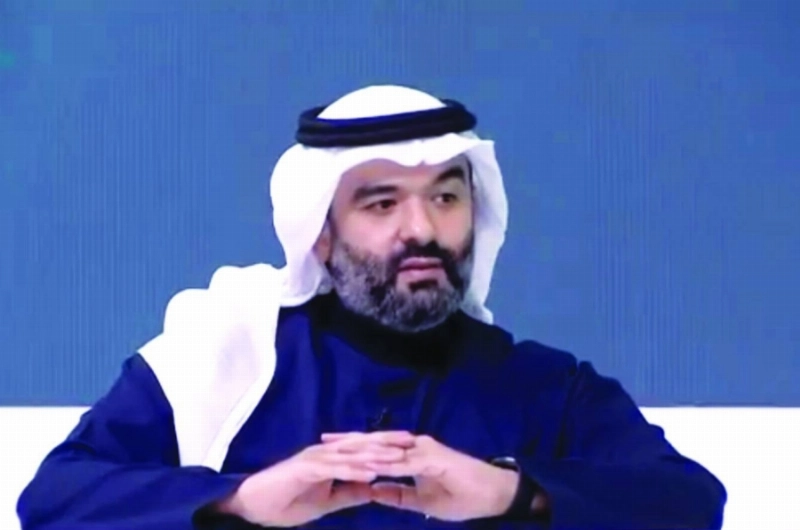 السواحة متحدثا في الجلسة (مكة)