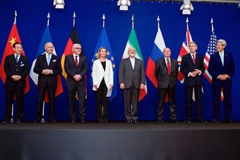 أرشيفية لتوقيع الاتفاقية النووية الشاملة بين أمريكا وإيران (مكة)
