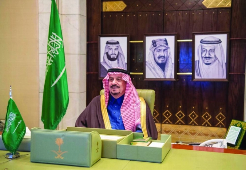 فيصل بن بندر خلال الافتتاح عبر الاتصال المرئي (مكة)