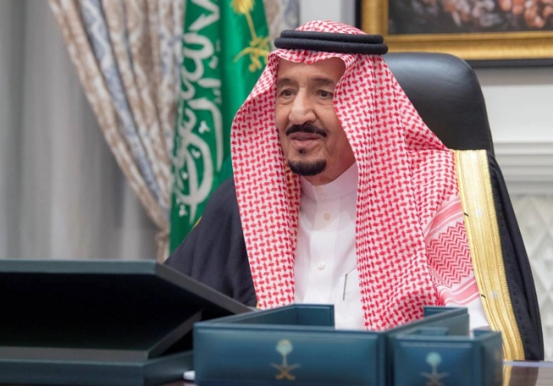 الملك سلمان خلال ترؤسه جلسة مجلس الوزراء عبر الاتصال المرئي (واس)