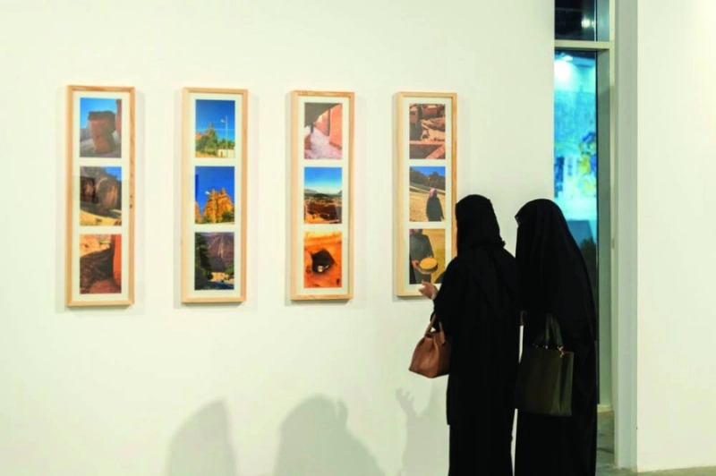 من الأعمال الفنية بالمعرض (مكة)