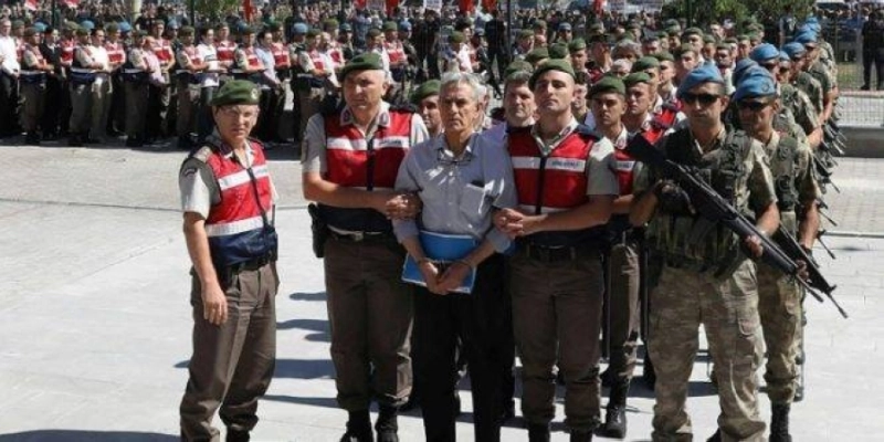 من محاكمة المتهمين بالانقلاب على إردوغان (مكة)