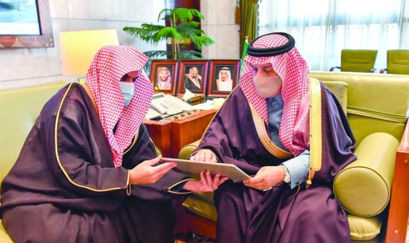 فيصل بن بندر خلال تدشين البرنامج الدعوي (مكة)