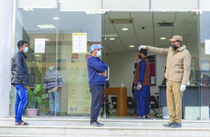 من مراقبة تطبيق الإجراءات الاحترازية (مكة)
