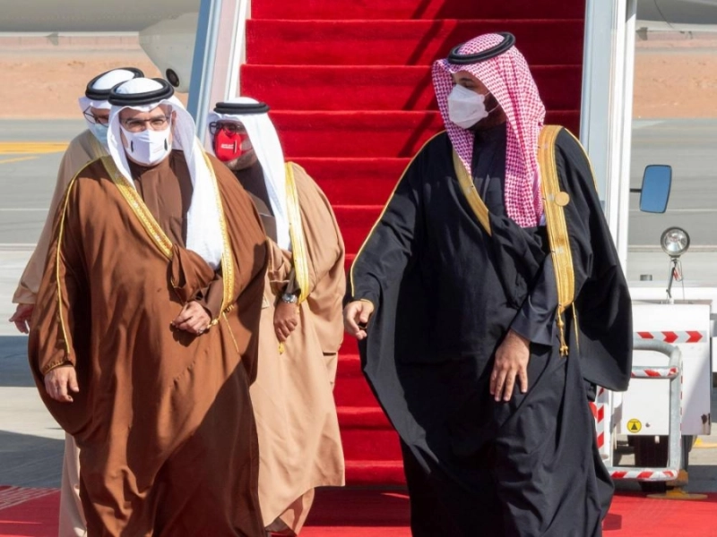 ولي العهد لدى استقباله ولي عهد البحرين