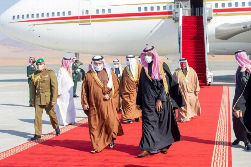 ولي العهد لدى استقباله ولي عهد البحرين
