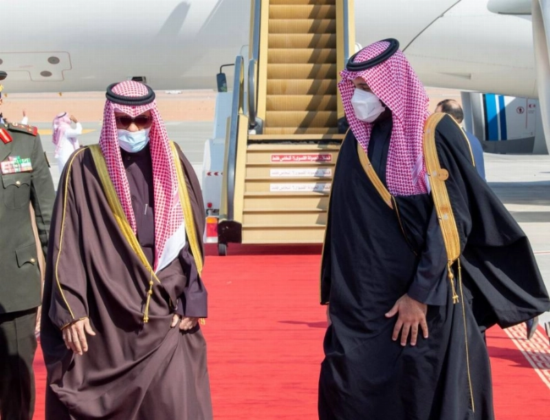 ولي العهد لدى استقباله أمير دولة الكويت