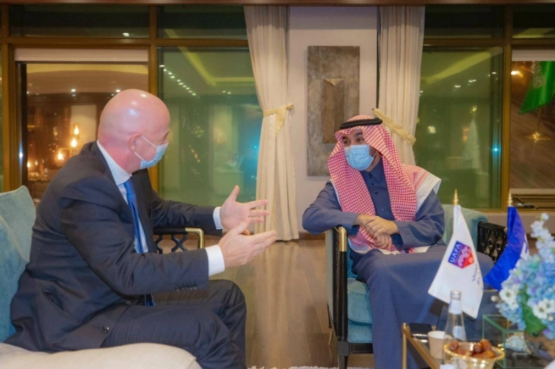 وزير الرياضة ورئيس الفيفا