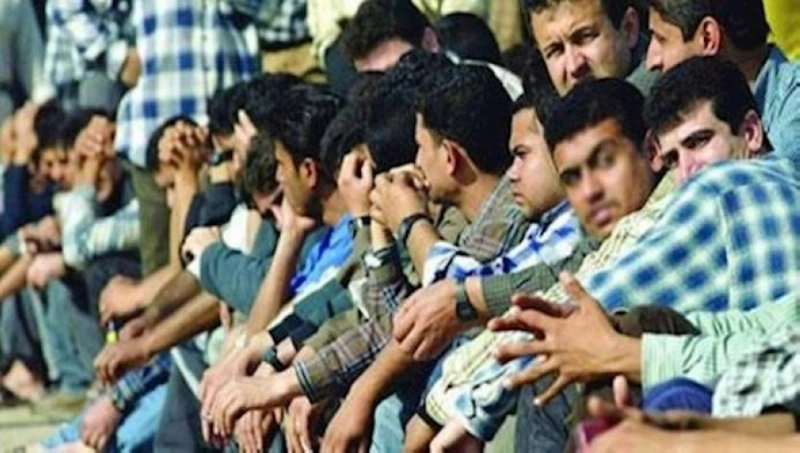 إيرانيون في انتظار عمل أو فرص وظيفية (مكة)