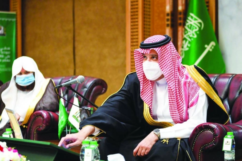 فيصل بن سلمان خلال التدشين (مكة)