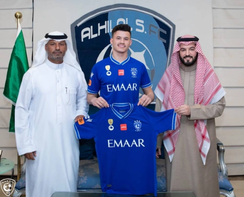 وبعد توقيعه لنادي الهلال أمس (مكة)