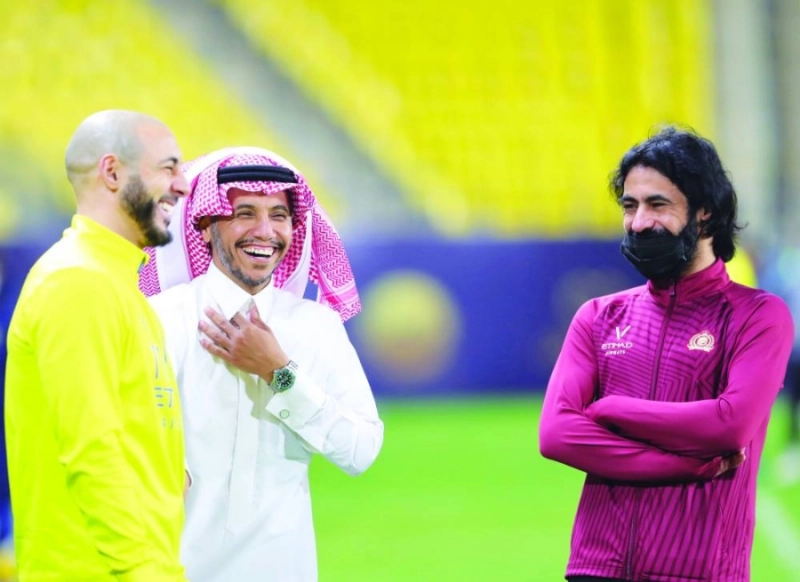 نورالدين مرابط في حديث مع صفوان السويكت وحسين عبدالغني (إعلام النصر)