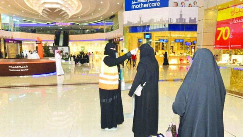 إجراءات وقائية بأحد المولات (مكة)