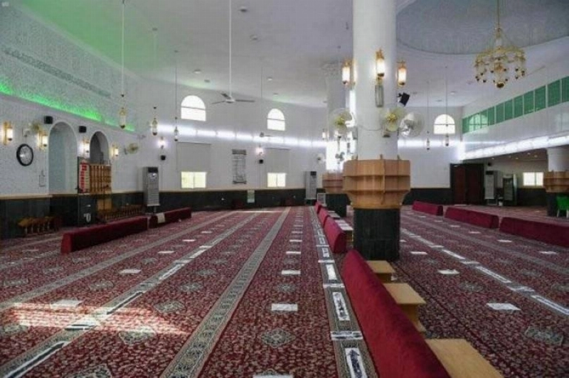 أحد المساجد عقب إعادة افتتاحه (مكة)