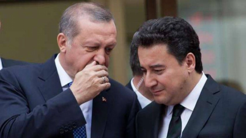 علي باباجان وإردوغان في فترة سابقة (مكة)