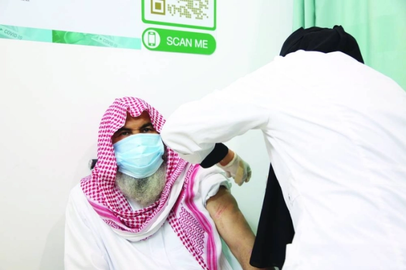 بدء إعطاء لقاحات كورونا في مقر جامعة أم القرى بمكة المكرمة (مكة)