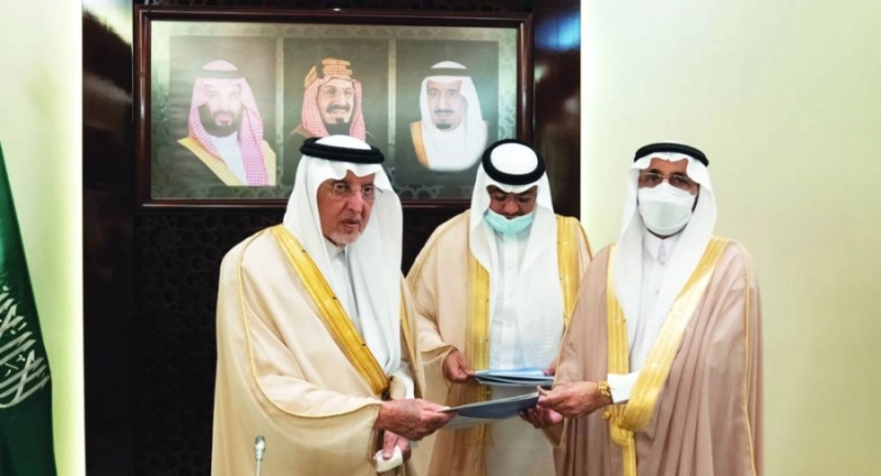 خالد الفيصل خلال تكريم الفائزين (مكة)