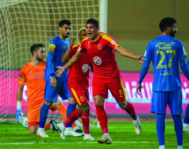 أدسون محتفلا بهدفه (مكة)