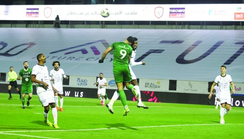 الأهلي والشباب أمس الأول (نواف الجبني)