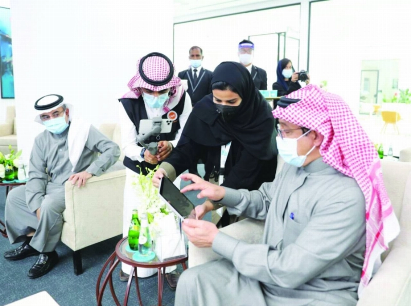 حمد آل الشيخ خلال التدشين (مكة)
