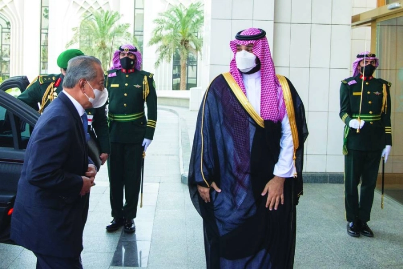 الأمير محمد بن سلمان خلال مراسم استقبال محيي الدين ياسين (واس)