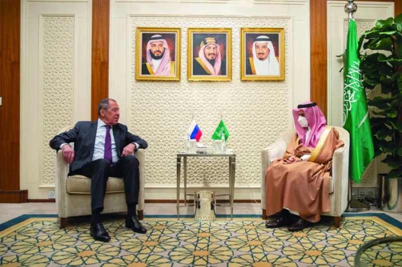 وزير الخارجية مع نظيره الروسي (إعلامي وزارة الخارجية)