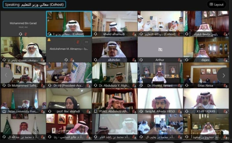مشاركون في ورشة العمل