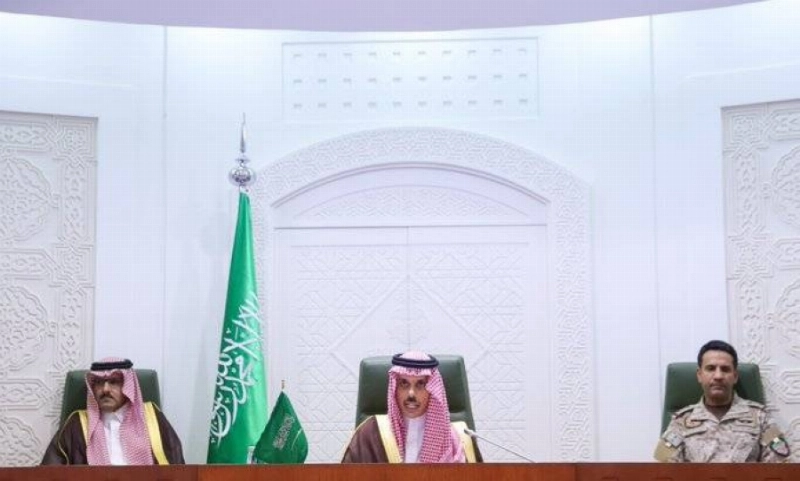وزير الخارجية لدى إعلان المبادرة السعودية (إعلامي الخارجية)