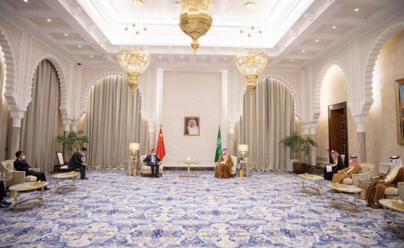 ولي العهد يجتمع مع وزير خارجية جمهورية الصين الشعبية (واس)