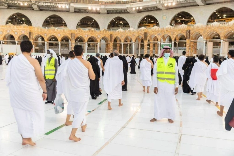 من الأعمال التطوعية بالمسجد الحرام (مكة)