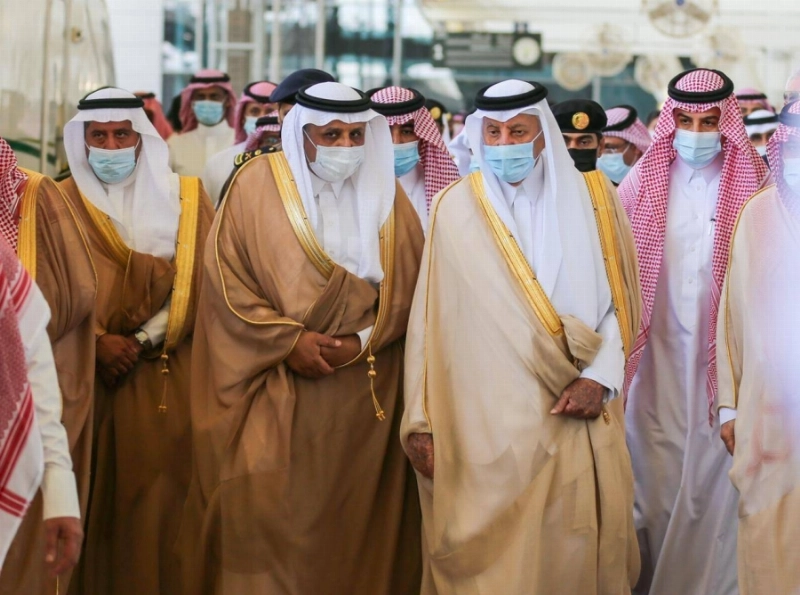 خالد الفيصل خلال رعايته حفل إعادة تشغيل رحلات قطار الحرمين (ياسر بخش)