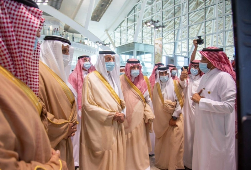 خالد الفيصل خلال رعايته حفل إعادة تشغيل رحلات قطار الحرمين (ياسر بخش)