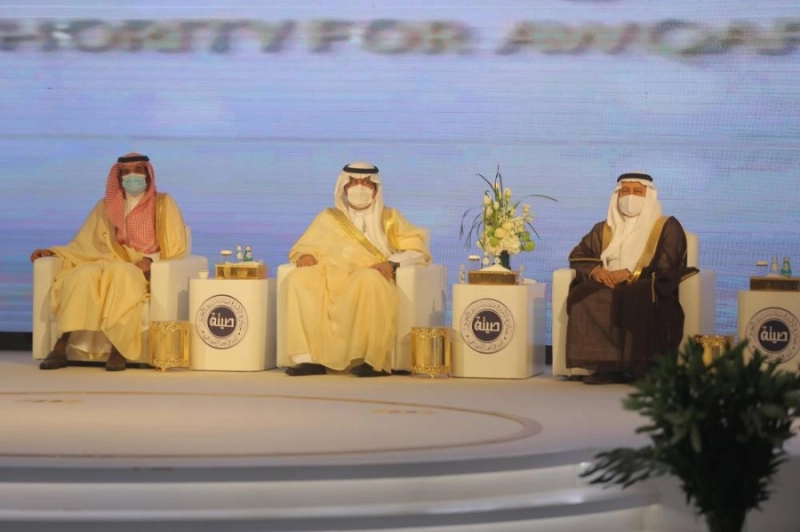 أحمد الراجحي خلال حفل توزيع الجوائز (مكة)