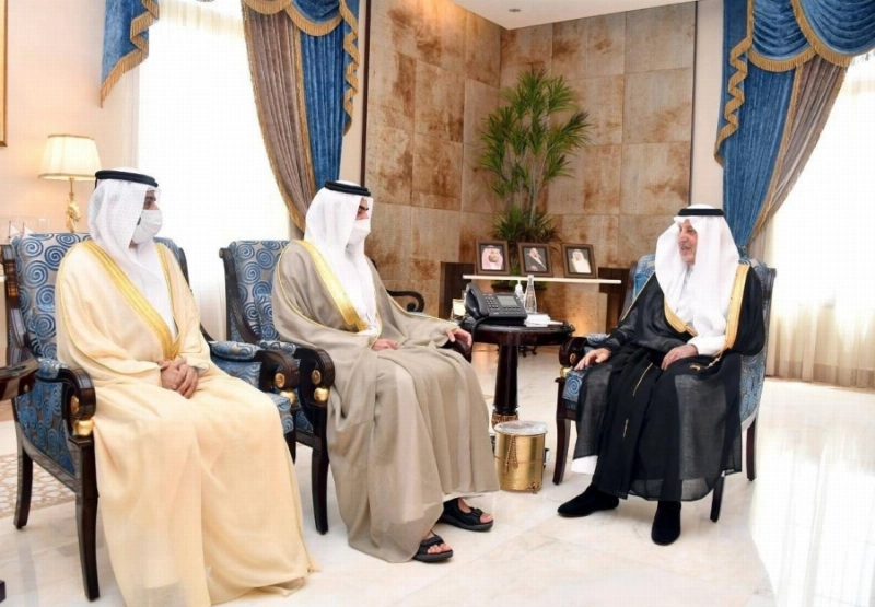 خالد الفيصل لدى استقباله نهيان بن سيف (مكة)
