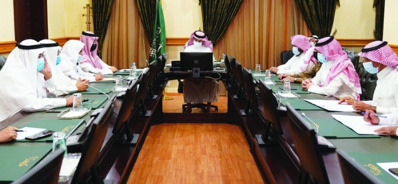 مشبب القحطاني لدى ترؤسه اجتماع لجنة إصلاح ذات البين (مكة)