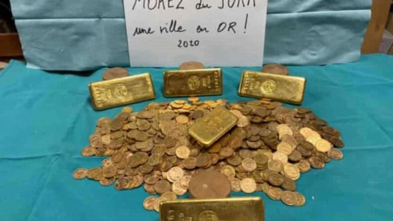 سبائك وعملات عثر عليها (مكة)