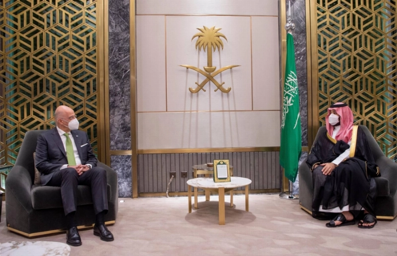 الأمير محمد بن سلمان لدى اجتماعه مع نيكولاوس ديندياس (واس)
