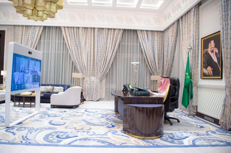 الملك سلمان مترئسا جلسة مجلس الوزراء عبر الاتصال المرئي (واس)